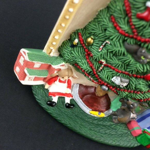 1995 Christmas Morning Hallmark Decoration Ornament Tree Presents Cat Dog Family - Picture 12 of 12